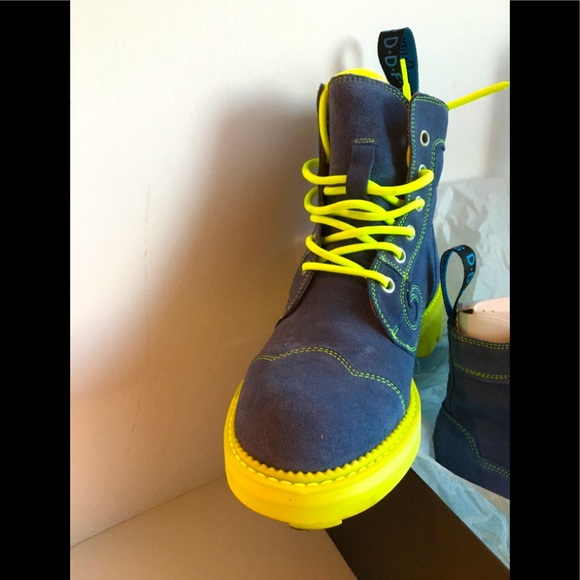 John Fluevog + Anna Shiu Colab - Picture 3 of 9